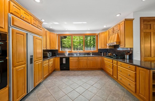 Cedar Mountain House | DuPont Mountain Lodge: 28 Private Acres + Sauna