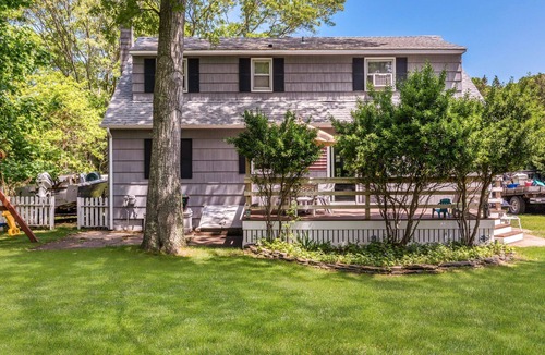 Springs House | East Hampton Vacation Home, Walk To Bay Beaches, Sleeps 8