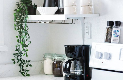 East Hill Apartment | East Hill Oasis | 4 Apartments Near Beach & City