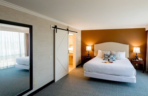 Lexington Hotel | Embassy Suites by Hilton Lexington Green