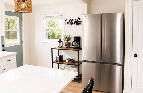West Pensacola House | Enjoy the feel of this quiet, centrally located, and spacious accommodation