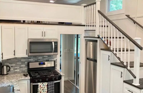 Mount Marion House | Esopus Creek modern Tiny house Retreat in Woodstock &Kingston Catskill area!