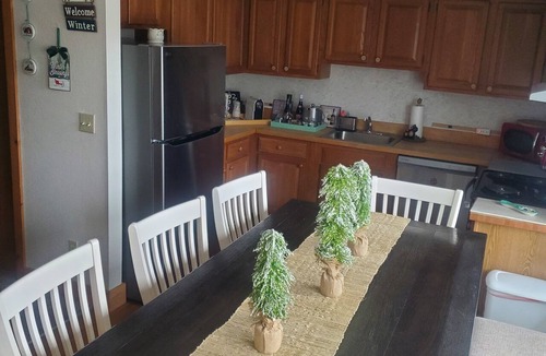 Windham House | Exceptional warm&cozy TWNH with hot tub&fireplace and customize stays in Windham