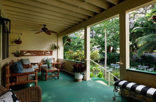 Wailuku House | Experience luxury at The Ulu Suite | Garden patio