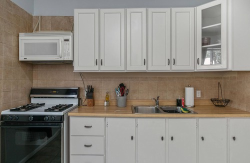 North Tonawanda Apartment | Explore Buffalo & Niagara Falls from this newly renovated apartment!