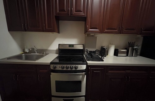 Garment District Apartment | Explore NYC with Ease - Comfortable Midtown Apartment Near Everything