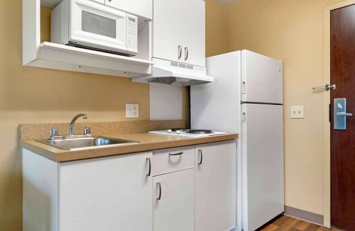 Farmington Hills Hotel | Extended Stay America Select Suites Detroit Farmington Hills