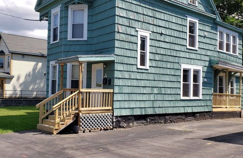 Downtown Syracuse Apartment | (F2)Convenient 2bdrm Syracuse University apartment