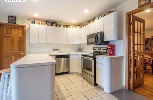 Westhampton House | Family Friendly 6 Bedroom Waterfront 3 Acre Pool & Hot Tub FREE EV Charger