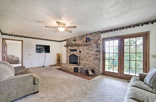 Bronson House | Family Friendly! Long Noble Lake Gem w/Game Room