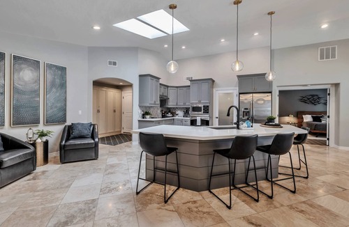 Honeyridge Manor House | Family Friendly Scottsdale Retreat, w/3 King Suites, Heated Pool + Spa, Putting Green, Game Room