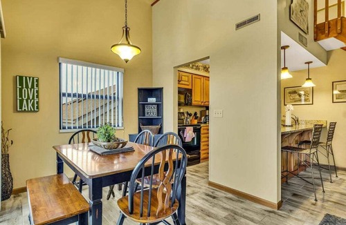Indian Point Condo | Fantastic Lake View Condo Next Door to Silver Dollar City with Free Tickets