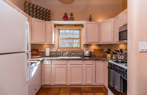 Downtown Santa Fe Cottage | Favorite Downtown Adorable Adobe ~ 10 min walk to Plaza