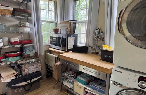 Wilmore House | Four+ bedroom historic house near campuses in Wilmore. Fragrance/mold-free