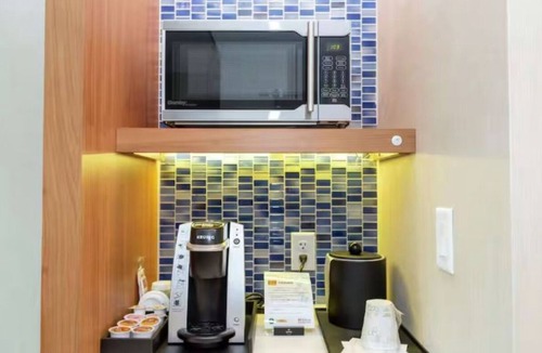Wesley Chapel Hotel | Free Breakfast, Free Paring, Outdoor Pool | 3 Pet-friendly Units