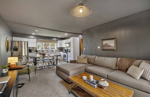 Grand Blanc House | Freshly-Updated Cozy 5BR/2BA Serene Retreat!