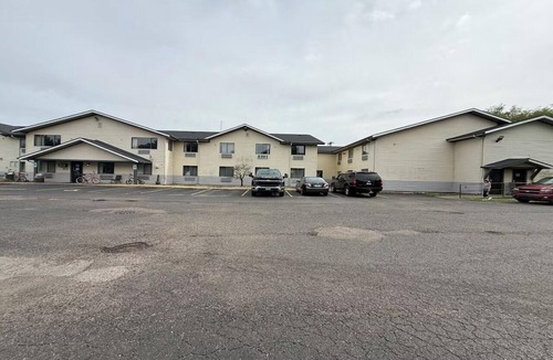 Coldwater Apartment | Full Bed | Non-Smoking