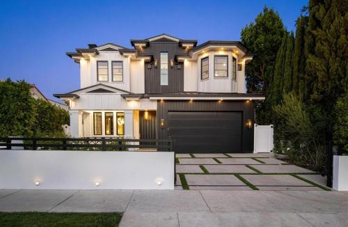Melrose Villa | Gardner Modern