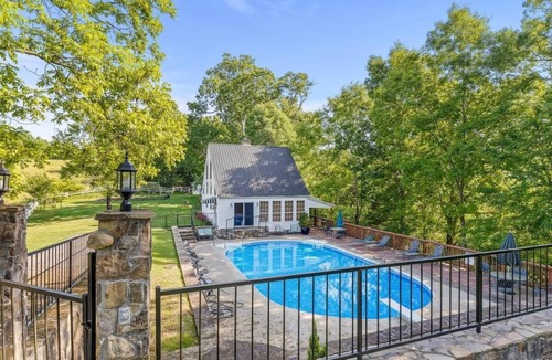 Lookout Valley Neighborhood Association RV Rental | Glamp on Functional Farm w/pool 15min to Chatt!