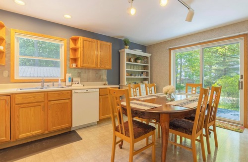 Fennville House | Glennwood Cottage! Coastal woodsy charm with association beach access