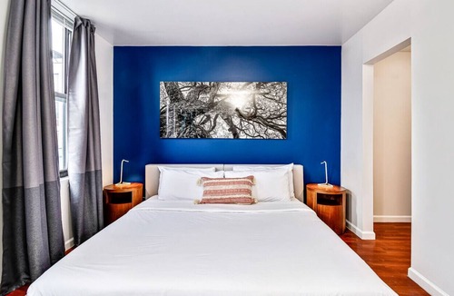 Chinatown Apartment | Gorgeous 2BD next to the convention center and reading terminal