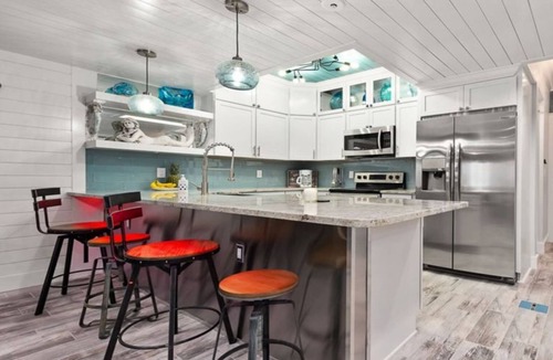 Crystal Beach Condo | GORGEOUS, BEACHFRONT CONDO, SPECTACULAR VIEWS…WATCH THE WORLD GO BY!