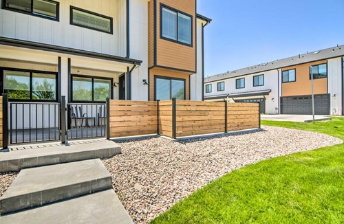 Greeley House | Gorgeous Greeley Getaway - Close to Parks!