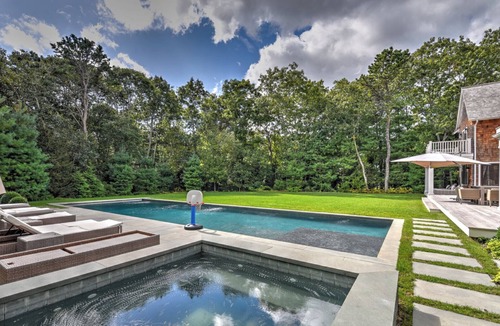Wainscott House | Gourmet Kitchen with Stainless Appliances and Breakfast Bar, Furnished.