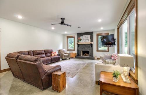 Lawrence County House | Great for Groups: Family Creekside Home in Loretto