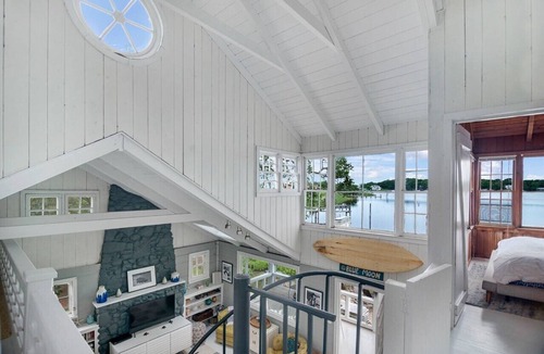 Sag Harbor Cottage | Great Sag Harbor Cottage on the Water Bay views