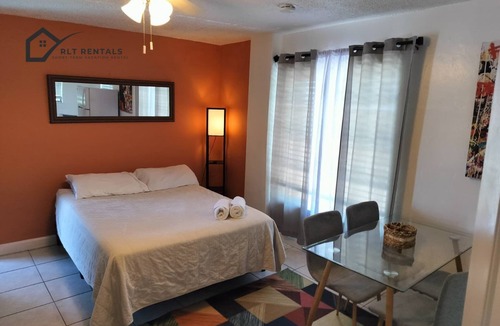 Parkside Apartment | Great Studio for Vacations - 124