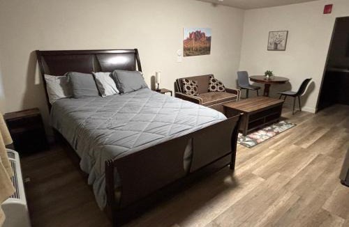 Green River Bed & Breakfast | Green River Inn Apartments