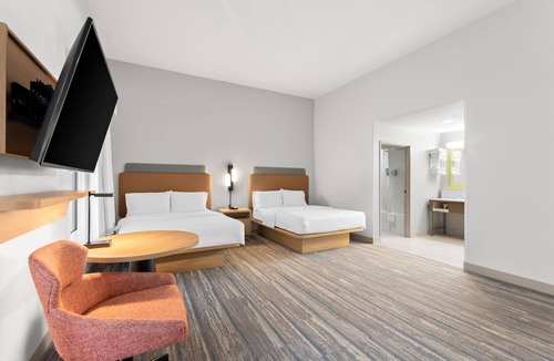 Northwest Pensacola Hotel | Hampton Inn & Suites Pensacola/I-10 Pine Forest Road