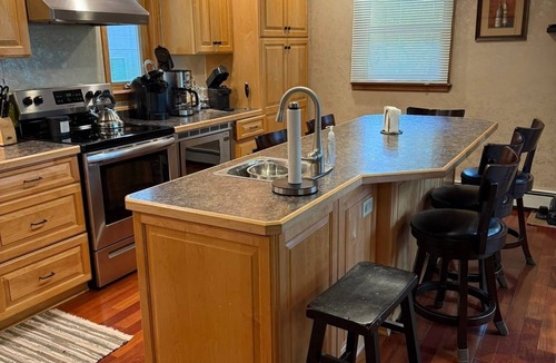 Upson Ski Chalet | Hander Haus: 6 bed 3 bath chalet at Whitecap Mountains.