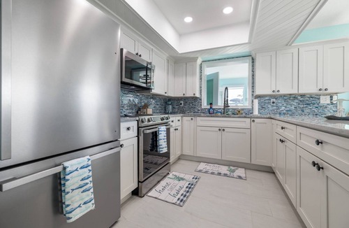Spring Hill House | Hernando Beach Waterfront Escape 3/BR, 2BA Boat and Jet Ski Dock!