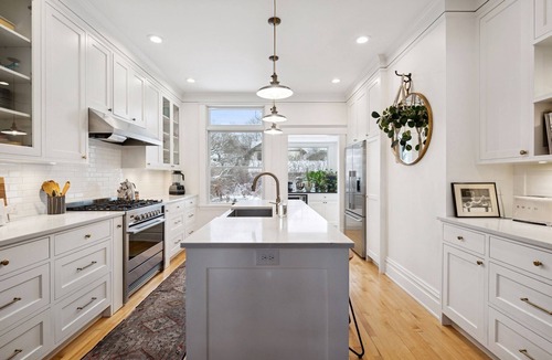 Southwest Minneapolis House | Hidden Gem 5 bedroom by the Lake – Newly Renovated Lynnhurst Escape