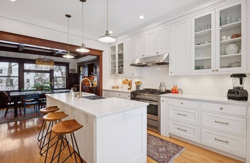 Southwest Minneapolis House | Hidden Gem 5 bedroom by the Lake – Newly Renovated Lynnhurst Escape