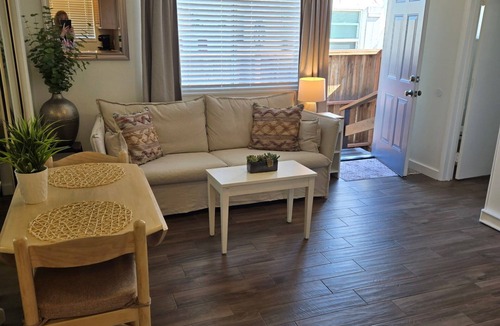 Milpas Apartment | Hidden Gem in beautiful Santa Barbara