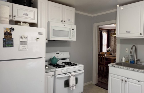 Hillsdale House | Hillsdale Cottage: Just a short walk to Hillsdale College! Across from Handmade