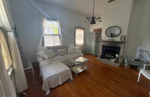 Seville Historic District Apartment | Historical downtown Lind House Studio