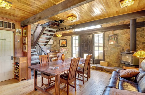 Granite Ridge Cottage | Historical Mtn-view Getaway w/Hot Tub in Sandy!