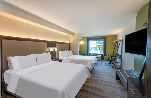 North East Hotel | Holiday Inn Express Hotel & Suites in North East (Erie) by IHG