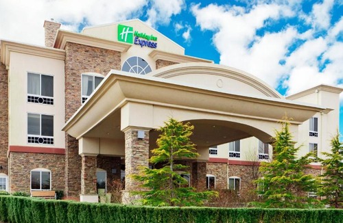 Riverhead Hotel | Holiday Inn Express & Suites Riverhead - Long Island by IHG