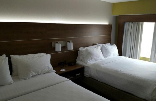 Alverton Hotel | Holiday Inn Express Mount Pleasant- Scottdale by IHG