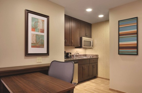 Crossroad Park Hotel | Homewood Suites by Hilton Kalamazoo-Portage