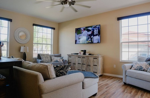 Homosassa House | Homosassa River Waterfront, Dock, Kayaks, Golf Cart & EV Charger!