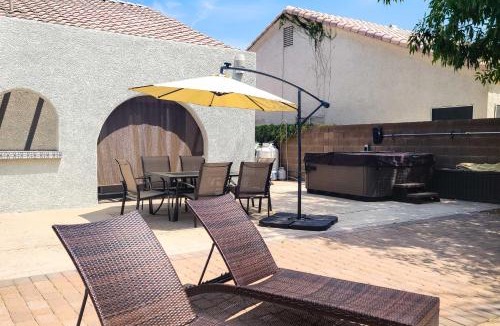 Mountain Crest House | Hot Tub & Fire Pit: Phoenix Oasis Near Hiking!