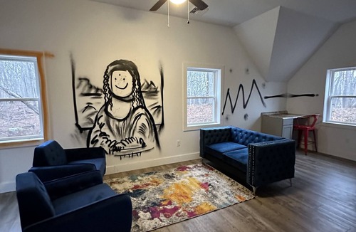 Red Hook Apartment | Hudson Valley - Soulful Sounds and Artistry