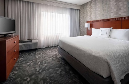 Camelback East Hotel | Indulge in Luxury Life! Spacious Unit! Minutes from Historic Heritage Square!
