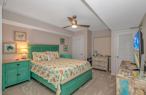 North Myrtle Beach Hotel | Intercostal Waterway Hotel Style Room - 5 min from the beach!